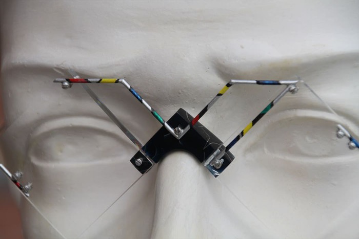 2025  Brille mit Epoxydharz-Steg